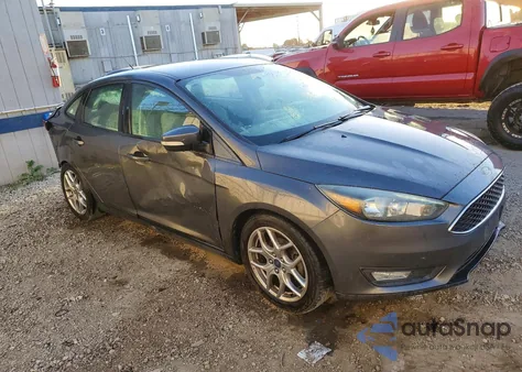 2015 Ford Focus Se z USA, uszkodzony, nr VIN 1FADP3F2XFL287769